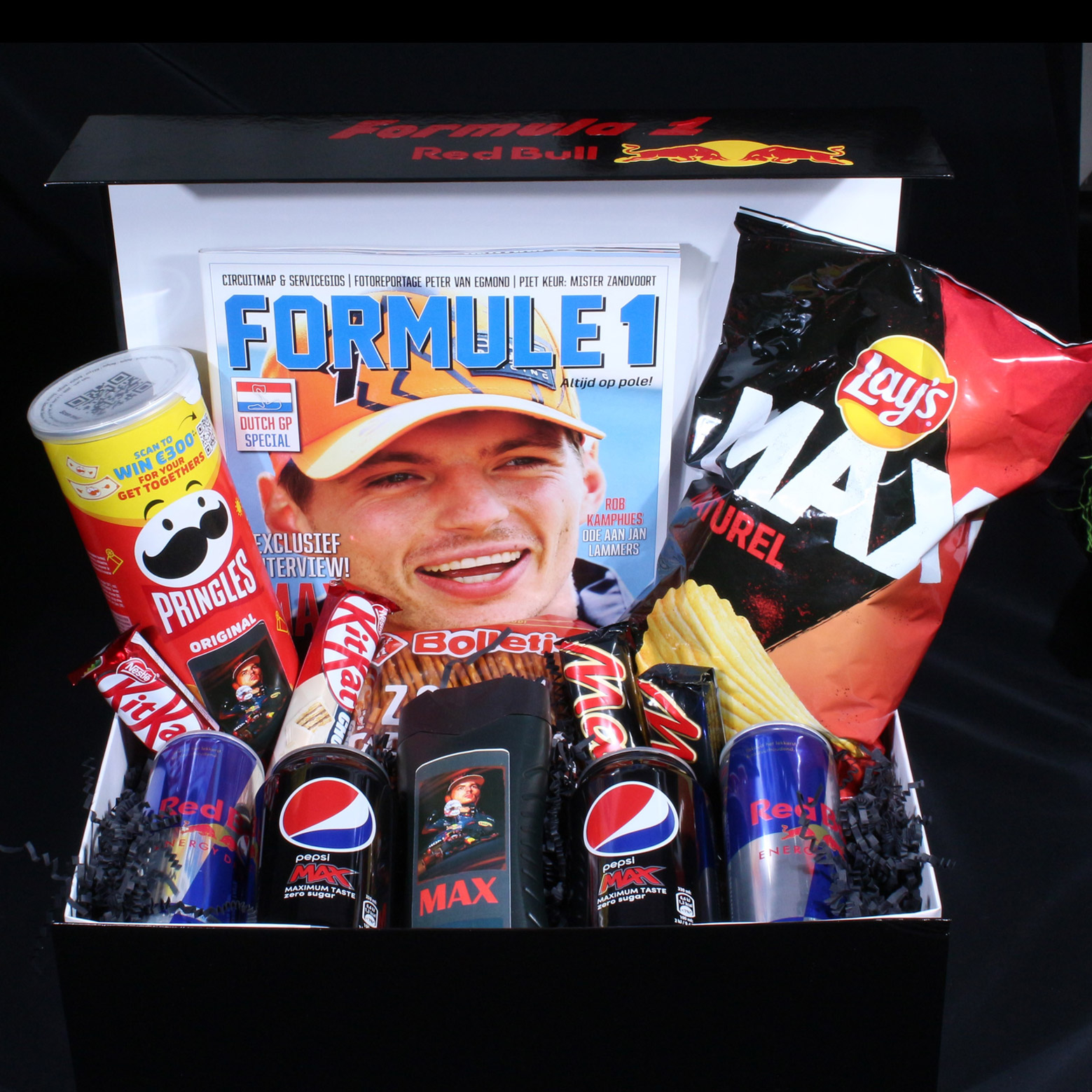 https://www.deverrassingsmand.nl/wp-content/uploads/2021/08/Formule-1-cadeau-met-Max-Verstappen-en-Red-Bull.jpg