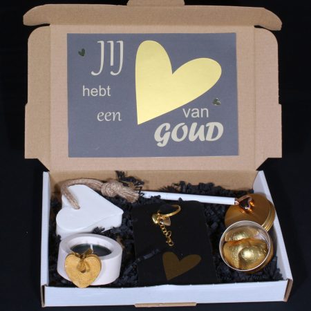 Brievenbuscadeautje "Jij hebt een hart van Goud". Beloon haar of hem eens met een "Jij hebt een hart van goud" cadeaupakketje.